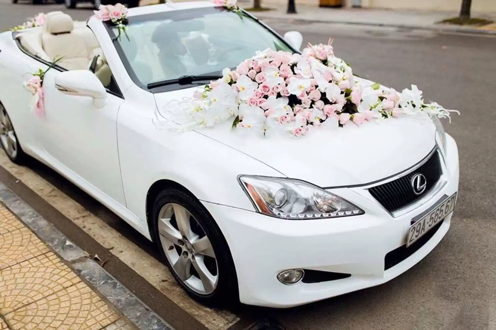 Lựa chọn xe hoa cho ngày cưới – Bí quyết hoàn hảo cho ngày trọng đại